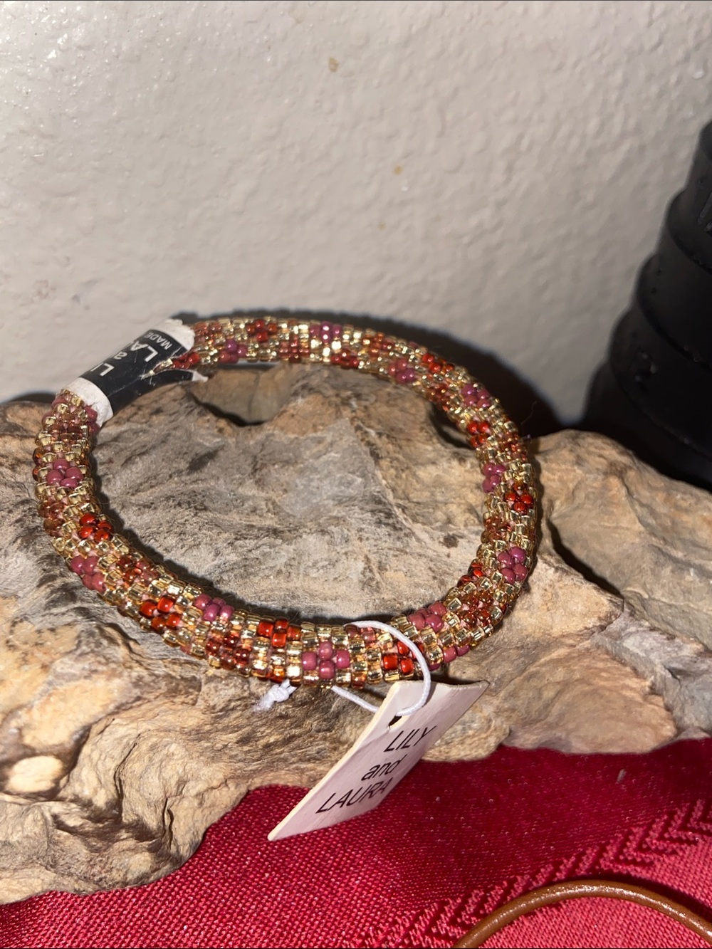 5/$10❤️❤️❤️NWTs Lily and Laura Pink & Gold Glass Seed Beaded Bangle Bracelet